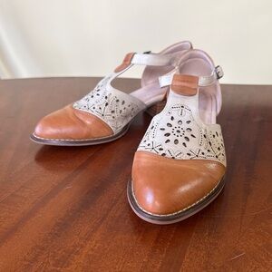 Spring Step Tan and Cream Women's Flats
